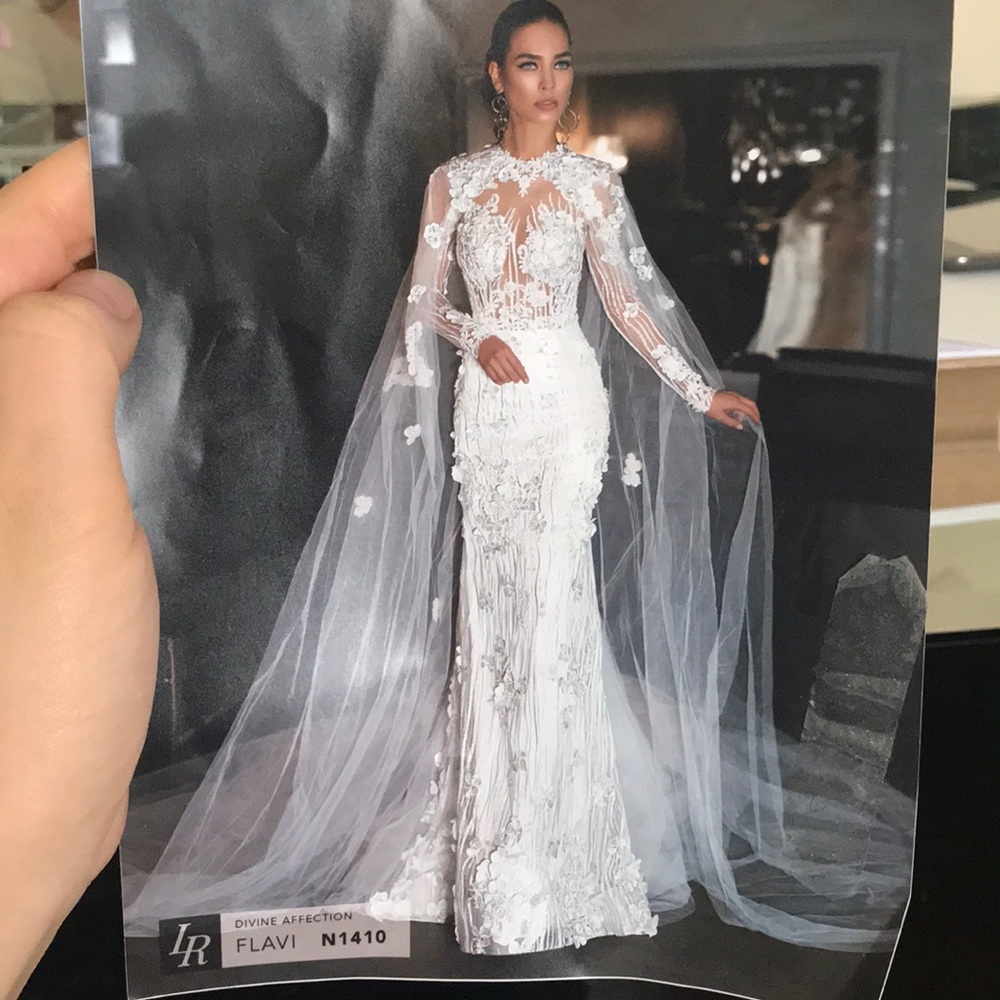 Wedding Dress - Picture 4 of 6
